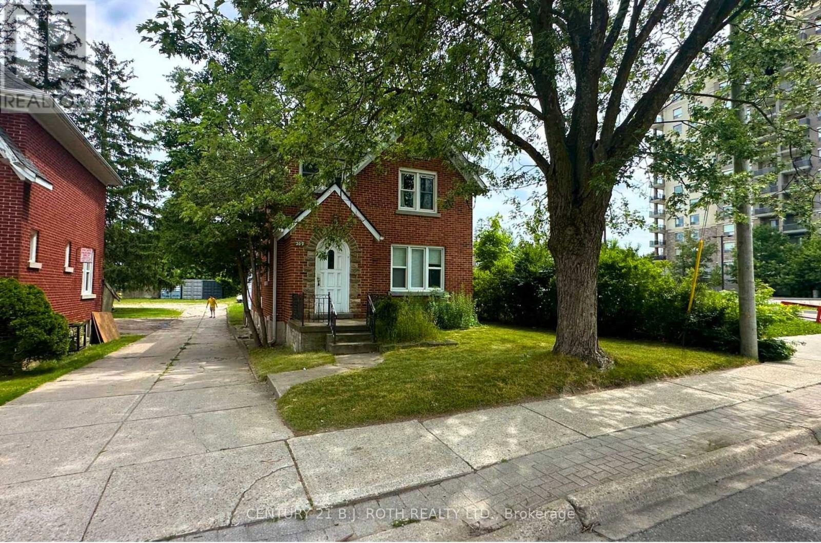 205-209 Erb Street W, Waterloo, Ontario  N2L 1V6 - Photo 7 - X12309086