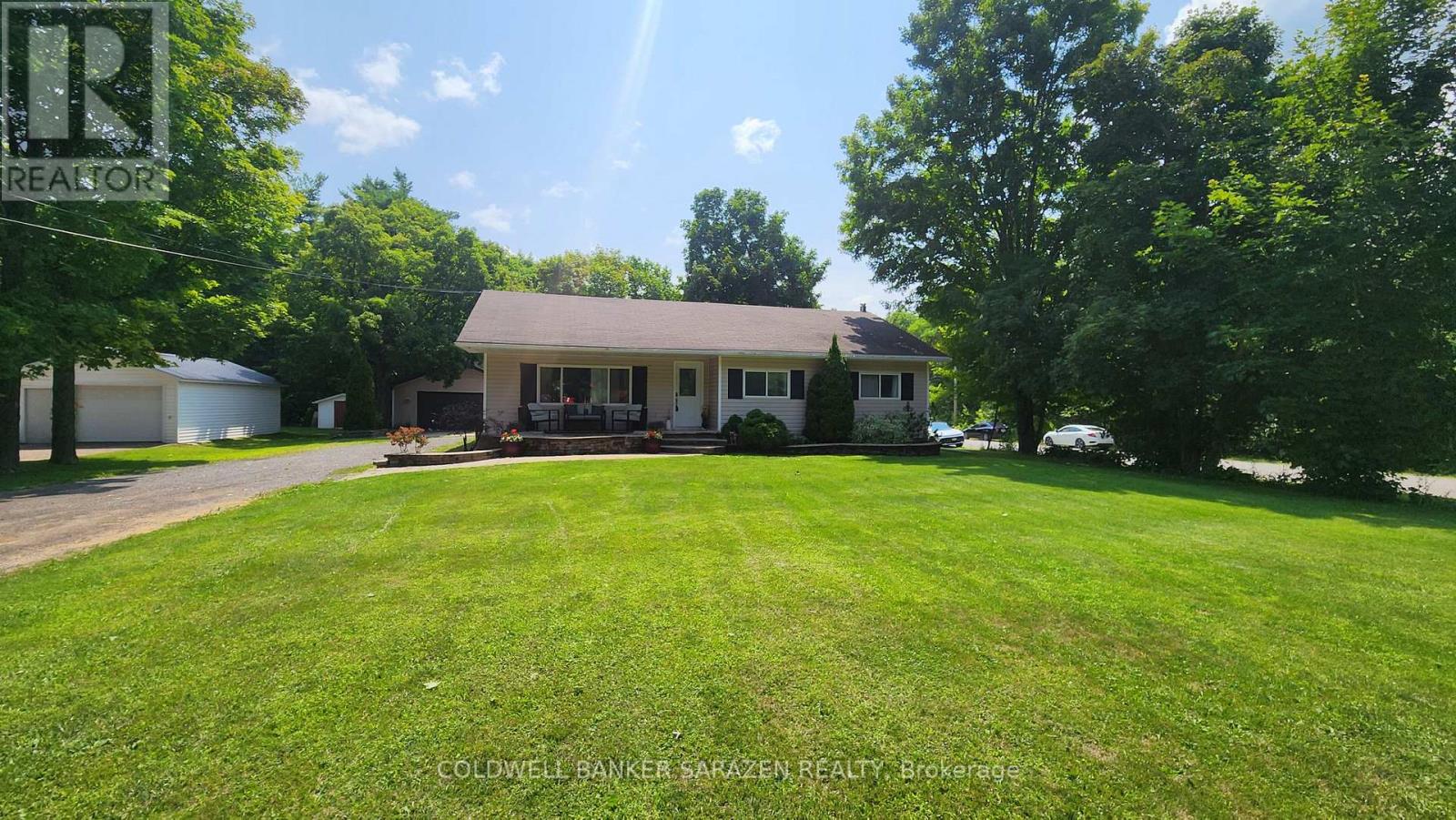 875 Usborne Street, Mcnab/braeside, Ontario  K0A 1G0 - Photo 2 - X12308244