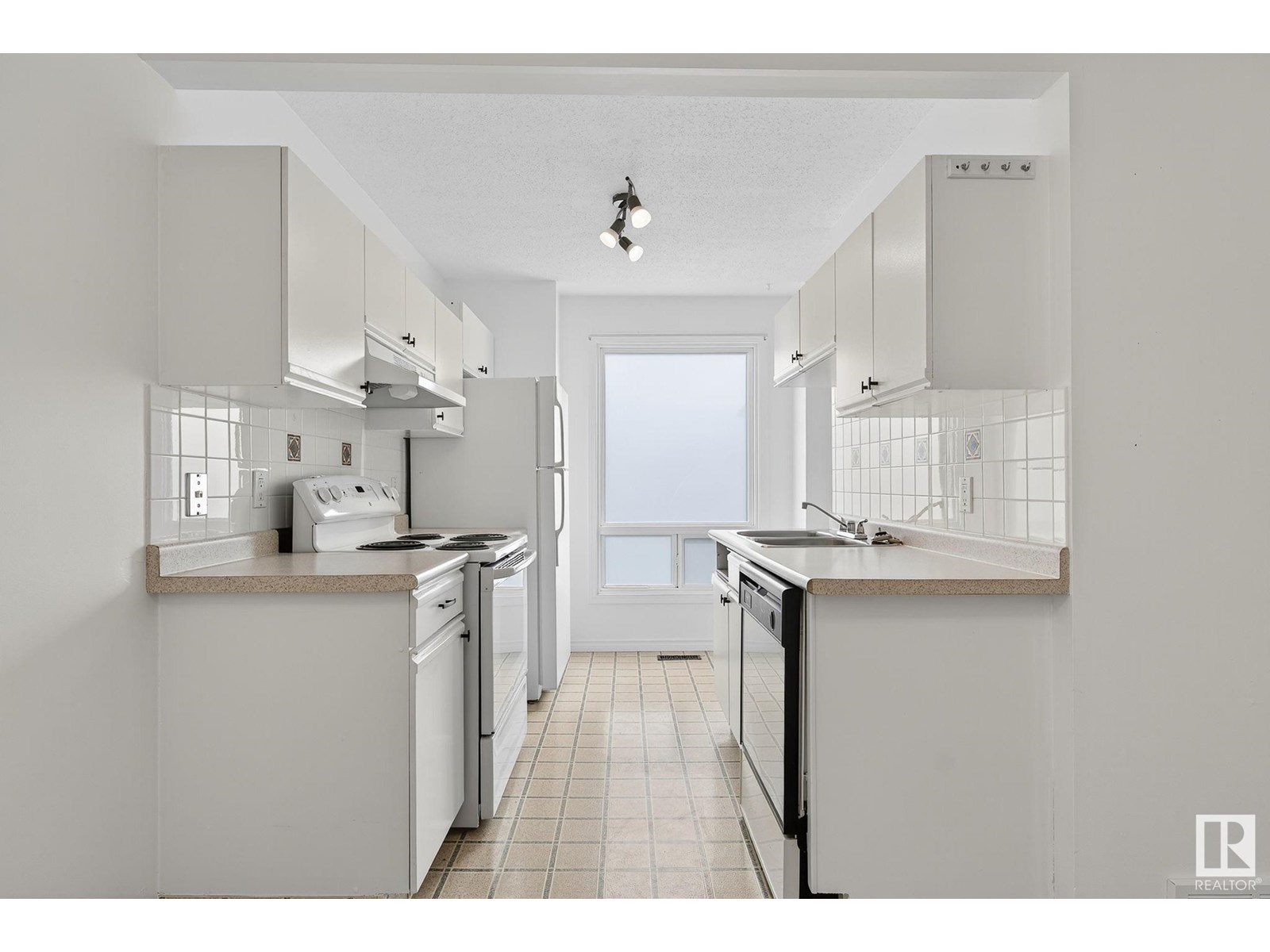 Property at 475 DUNLUCE RD NW image 5