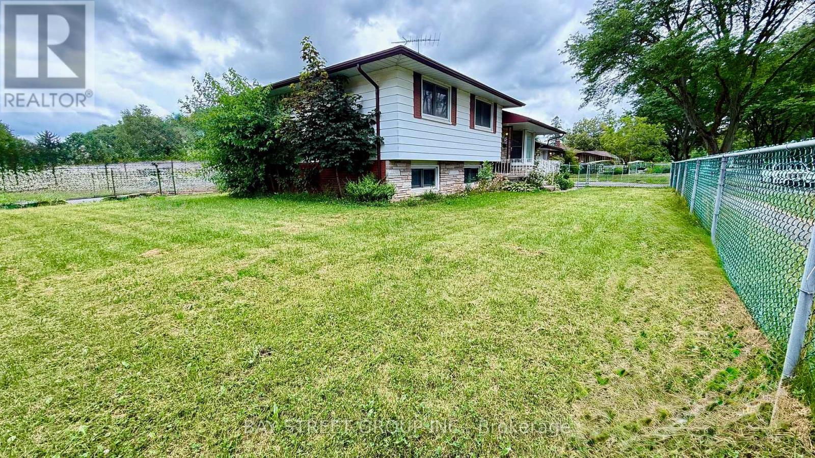 6870 Corwin Crescent, Niagara Falls, Ontario  L2G 2H3 - Photo 4 - X12289836
