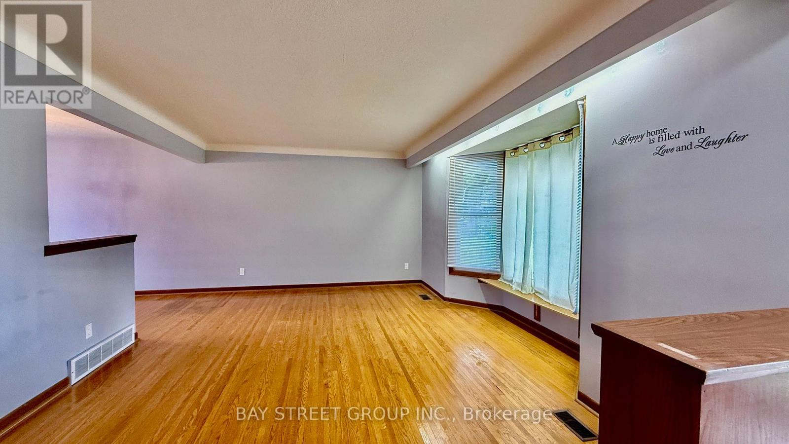 6870 Corwin Crescent, Niagara Falls, Ontario  L2G 2H3 - Photo 5 - X12289836