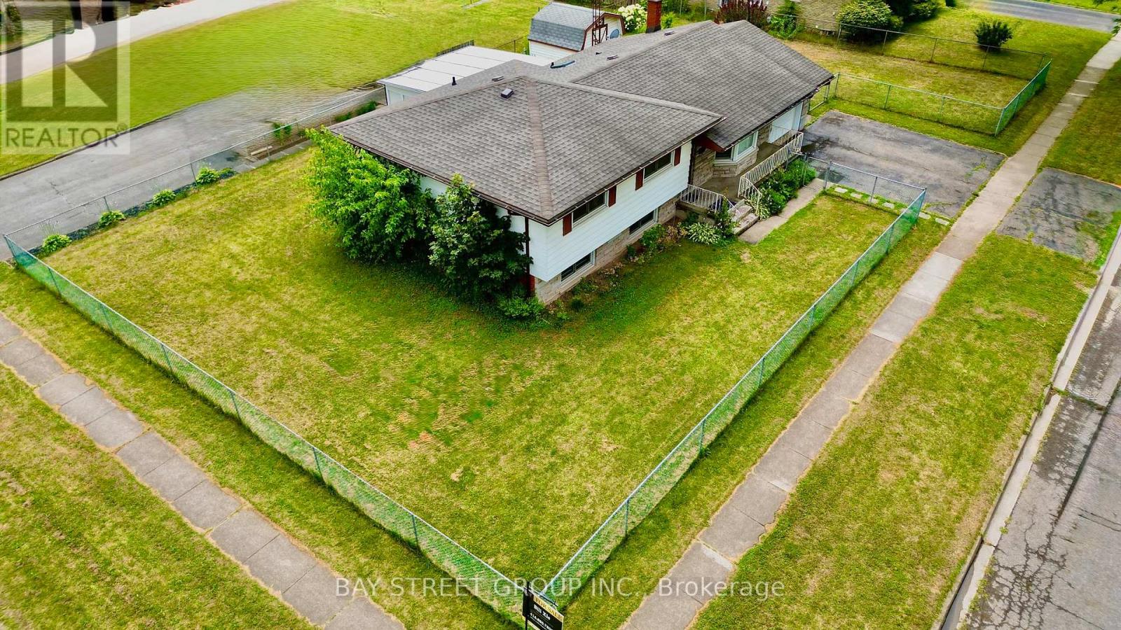 6870 Corwin Crescent, Niagara Falls, Ontario  L2G 2H3 - Photo 22 - X12289836