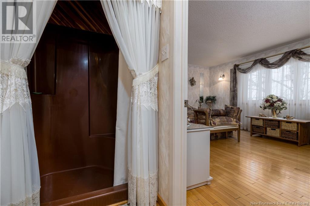 27 Lafrance, Grand-Sault/grand Falls, New Brunswick  E3Z 1A4 - Photo 26 - NB116242