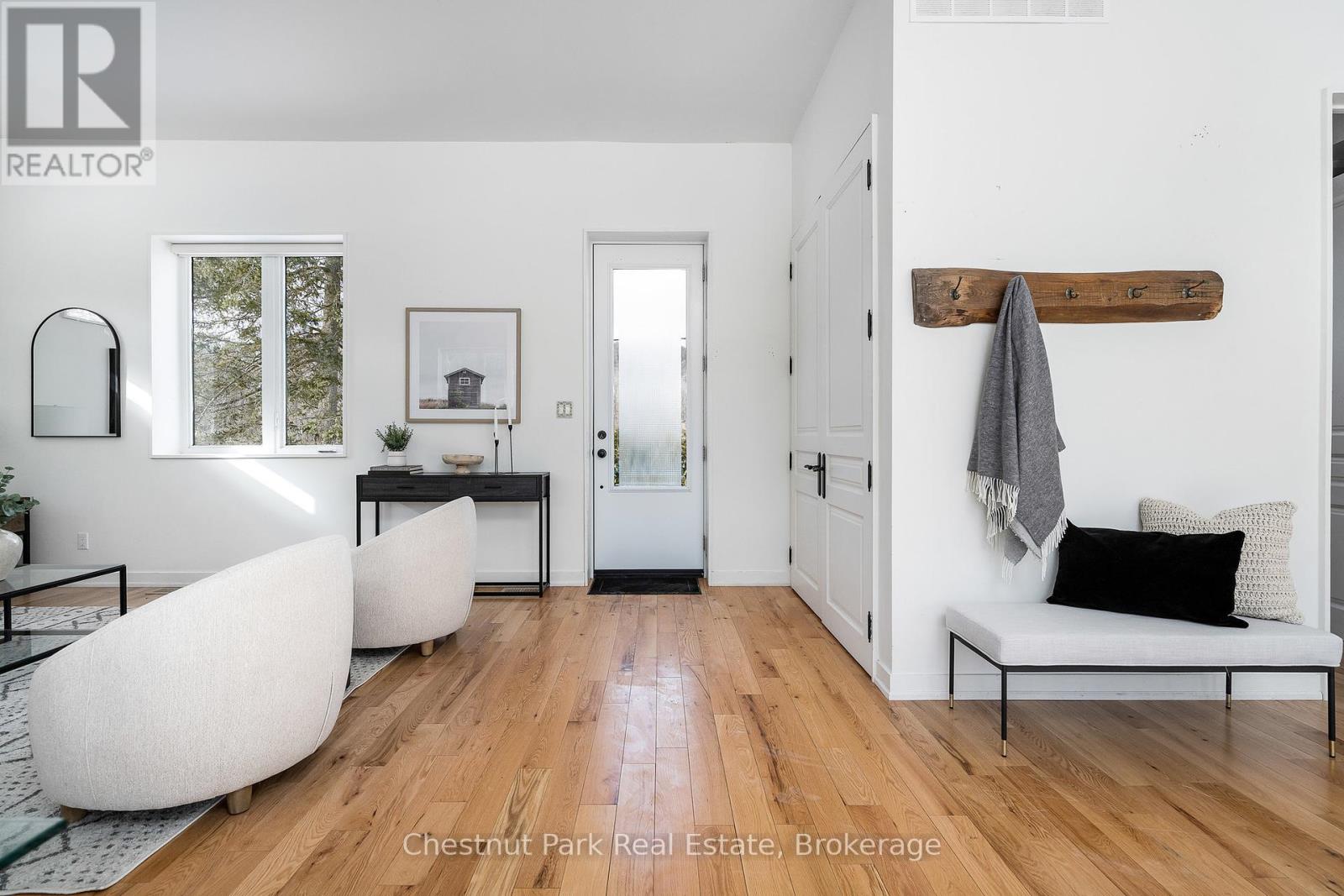 7965 County Road 9, Clearview, Ontario  L0M 1S0 - Photo 6 - S12173905