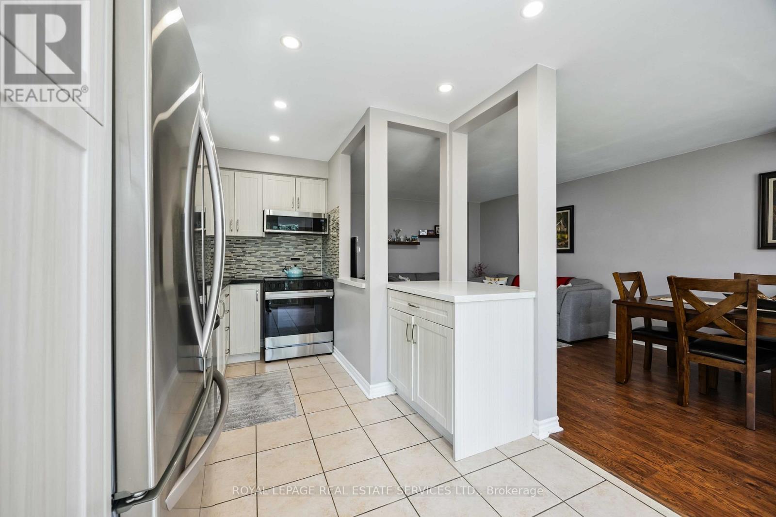 90 Breeze Drive, Bradford West Gwillimbury, Ontario  L3Z 3A5 - Photo 19 - N12309129