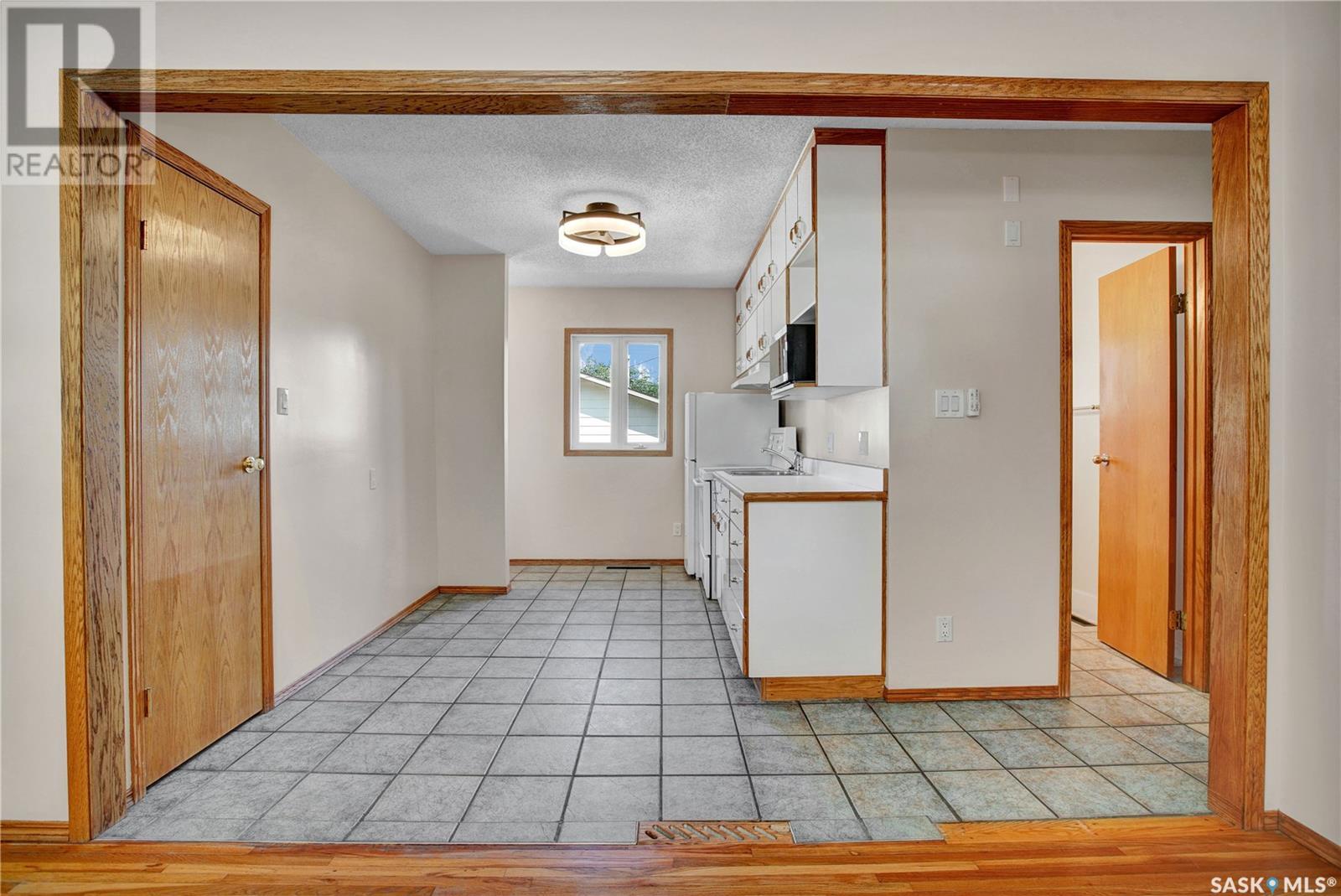 Property at 104 106th STREET W image 4