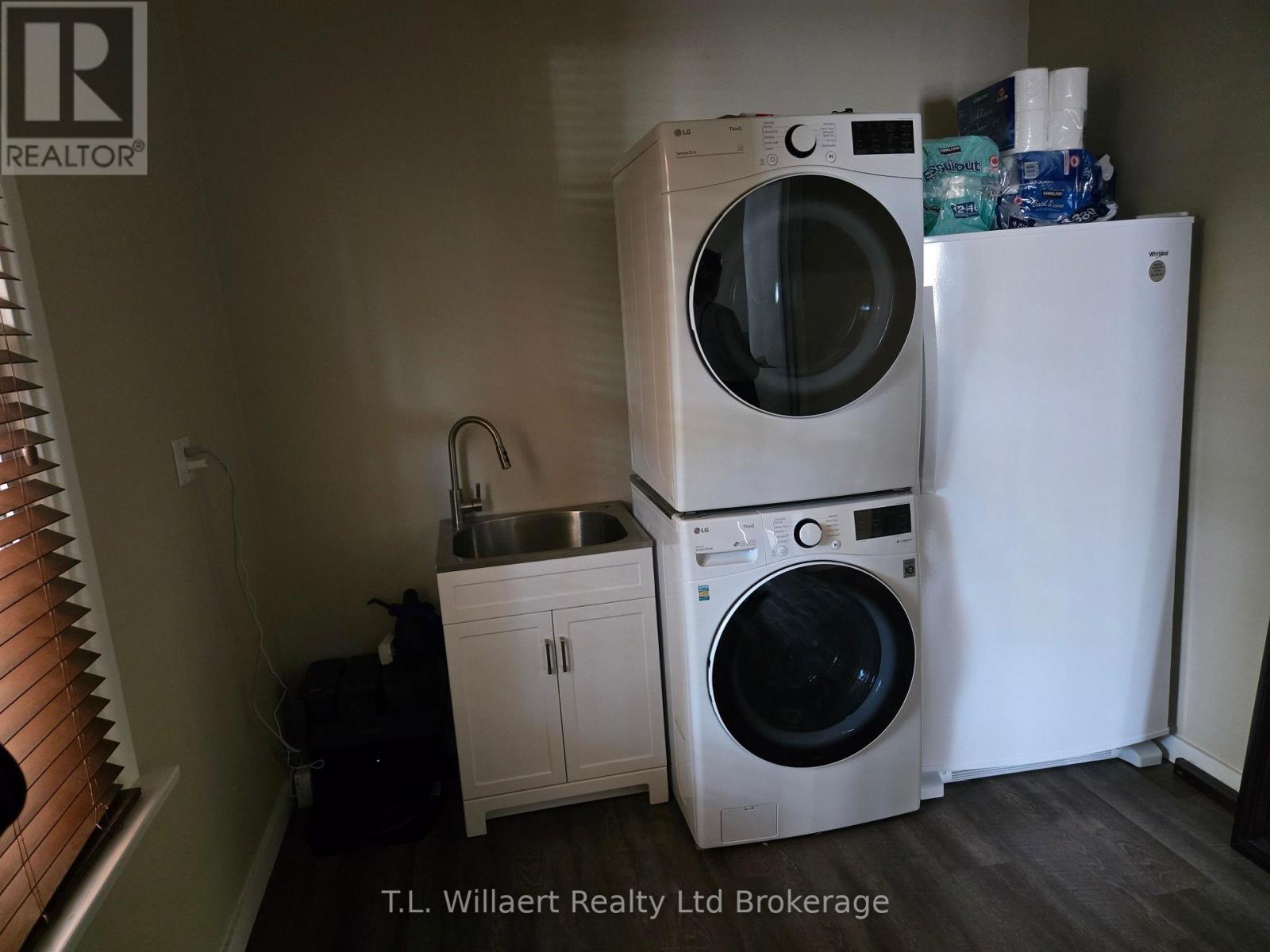 Photo 11 of 28 for 14 Rutherford Avenue