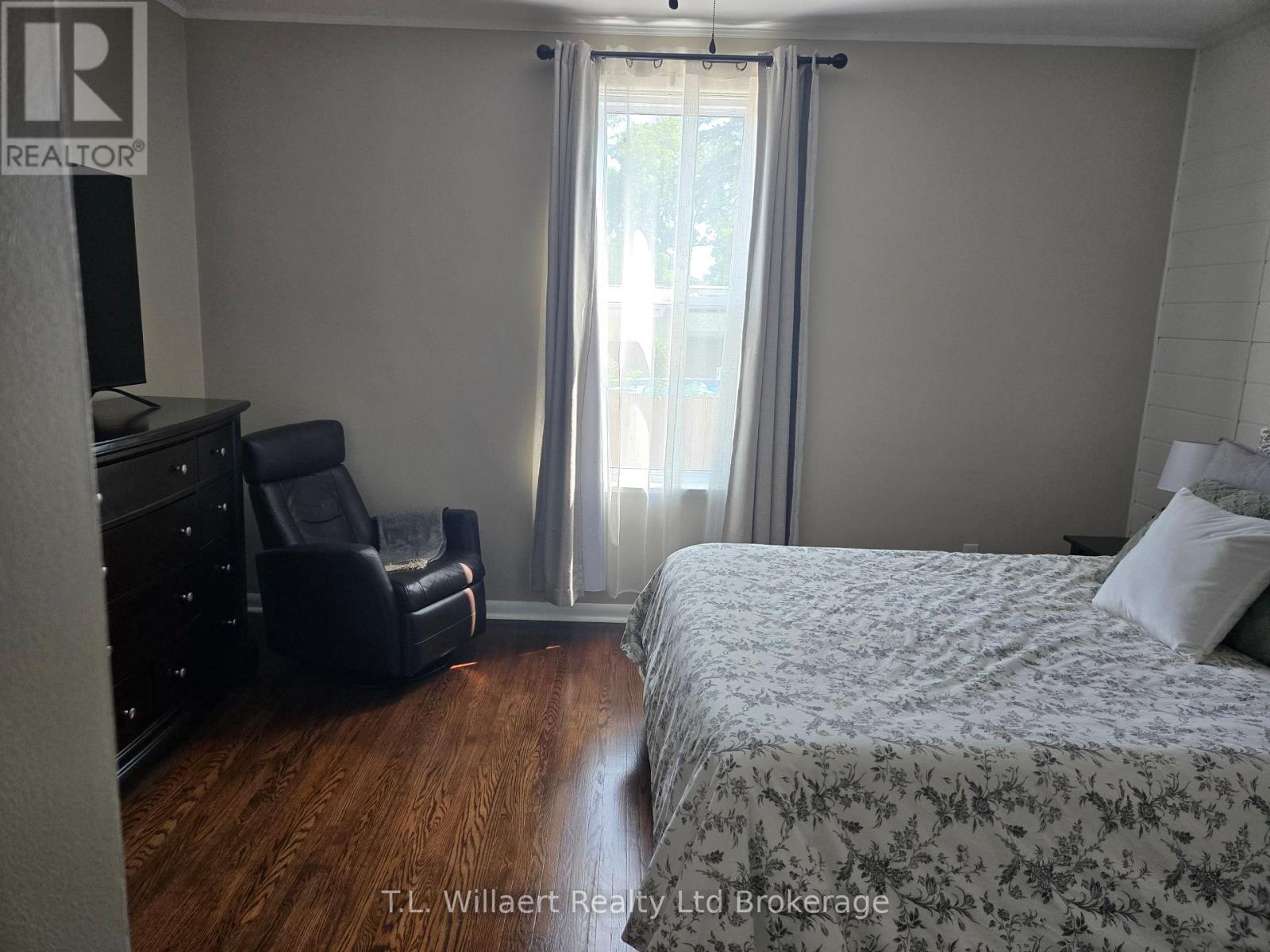 Photo 12 of 28 for 14 Rutherford Avenue