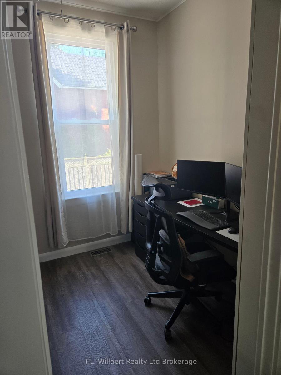 Photo 13 of 28 for 14 Rutherford Avenue