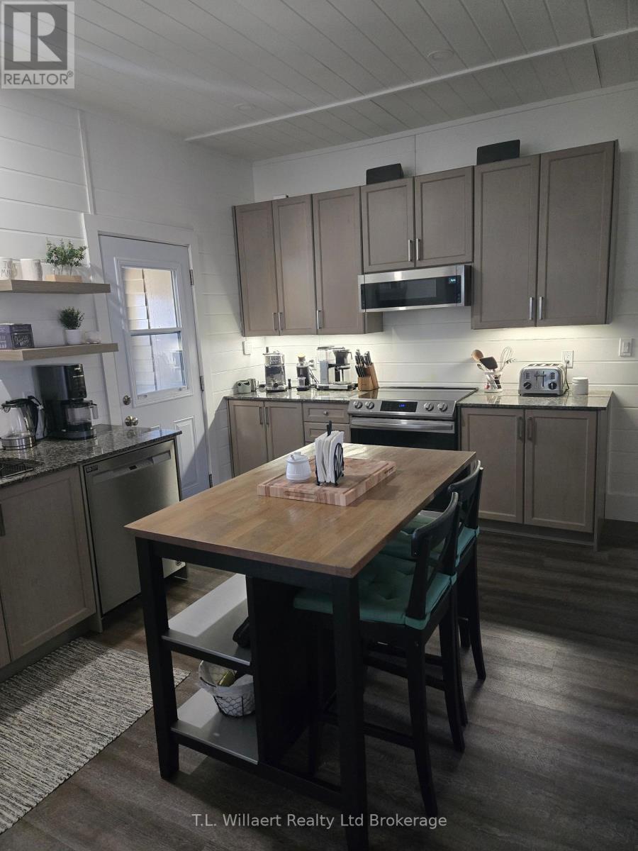 Photo 6 of 28 for 14 Rutherford Avenue