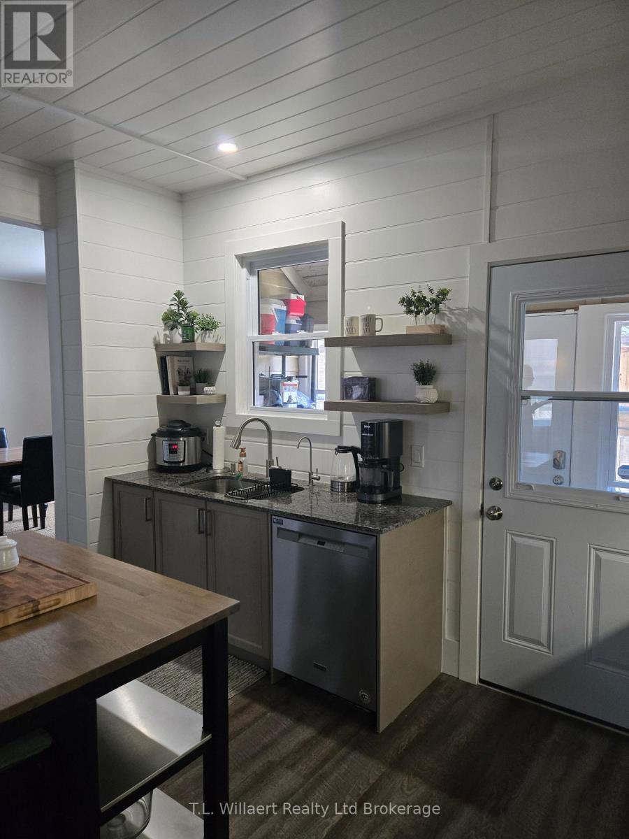 Photo 7 of 28 for 14 Rutherford Avenue