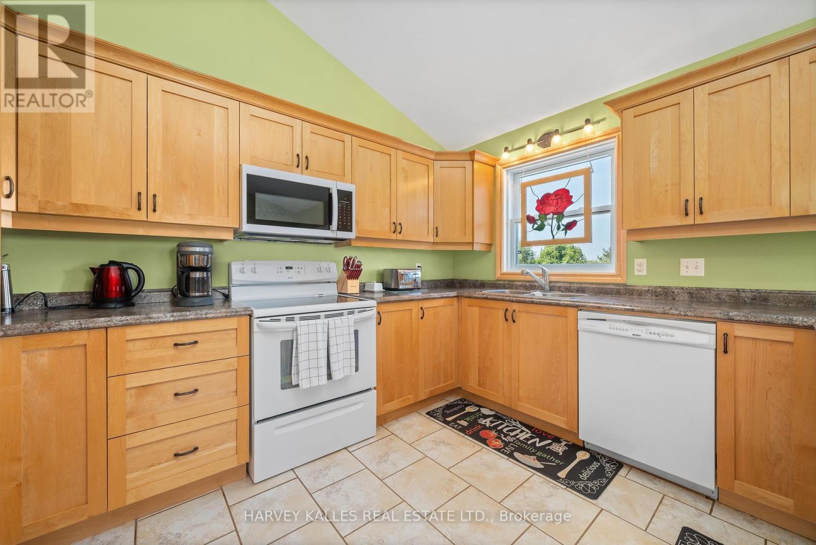 168 Schoolhouse Road, Prince Edward County, Ontario  K0K 2P0 - Photo 14 - X12309217