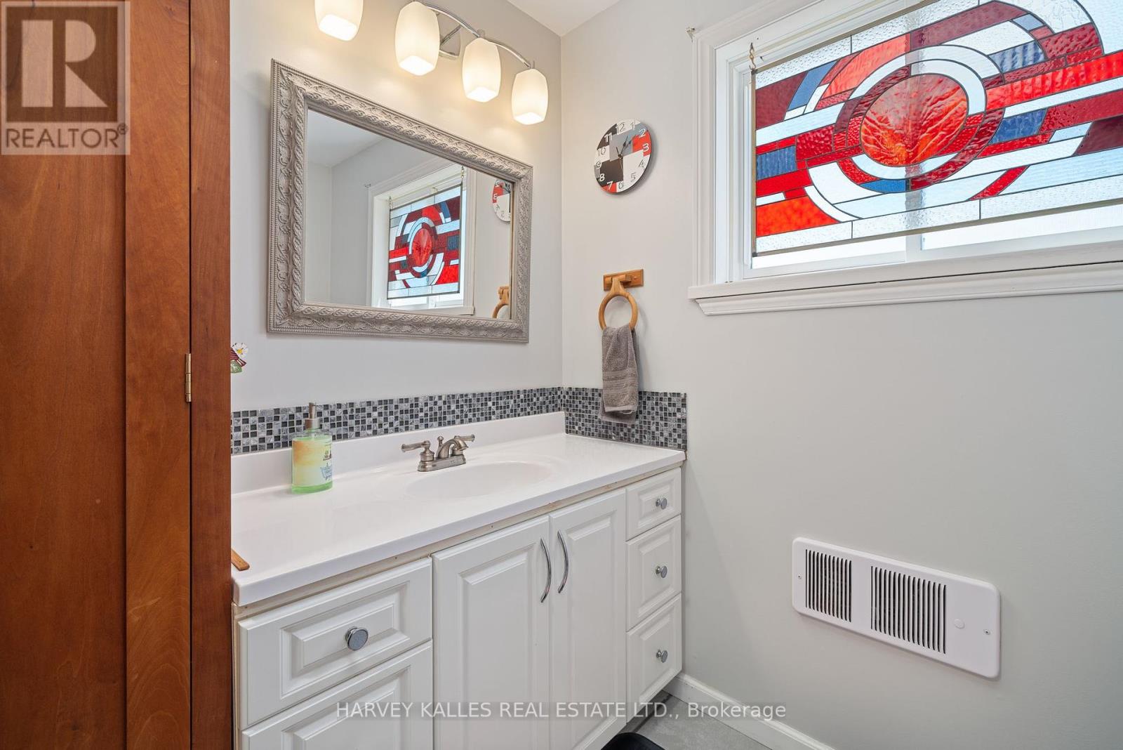 168 Schoolhouse Road, Prince Edward County, Ontario  K0K 2P0 - Photo 21 - X12309217