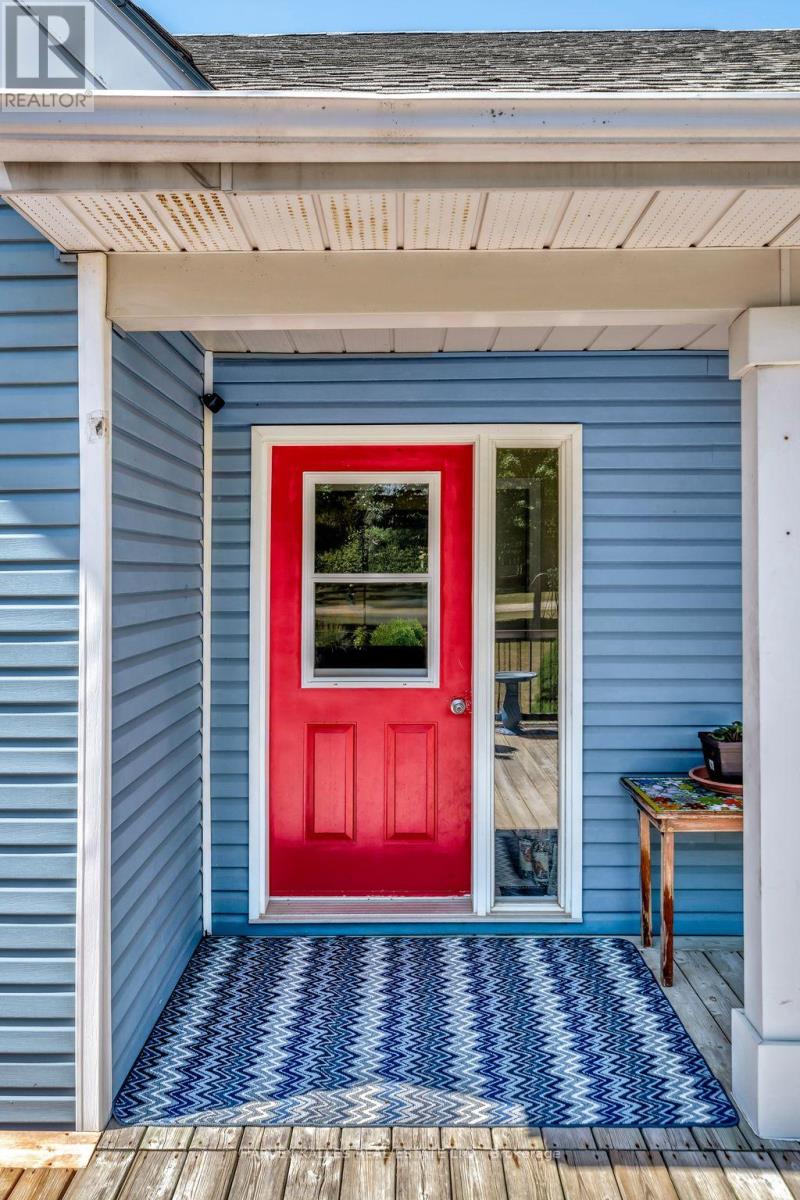 168 Schoolhouse Road, Prince Edward County, Ontario  K0K 2P0 - Photo 7 - X12309217