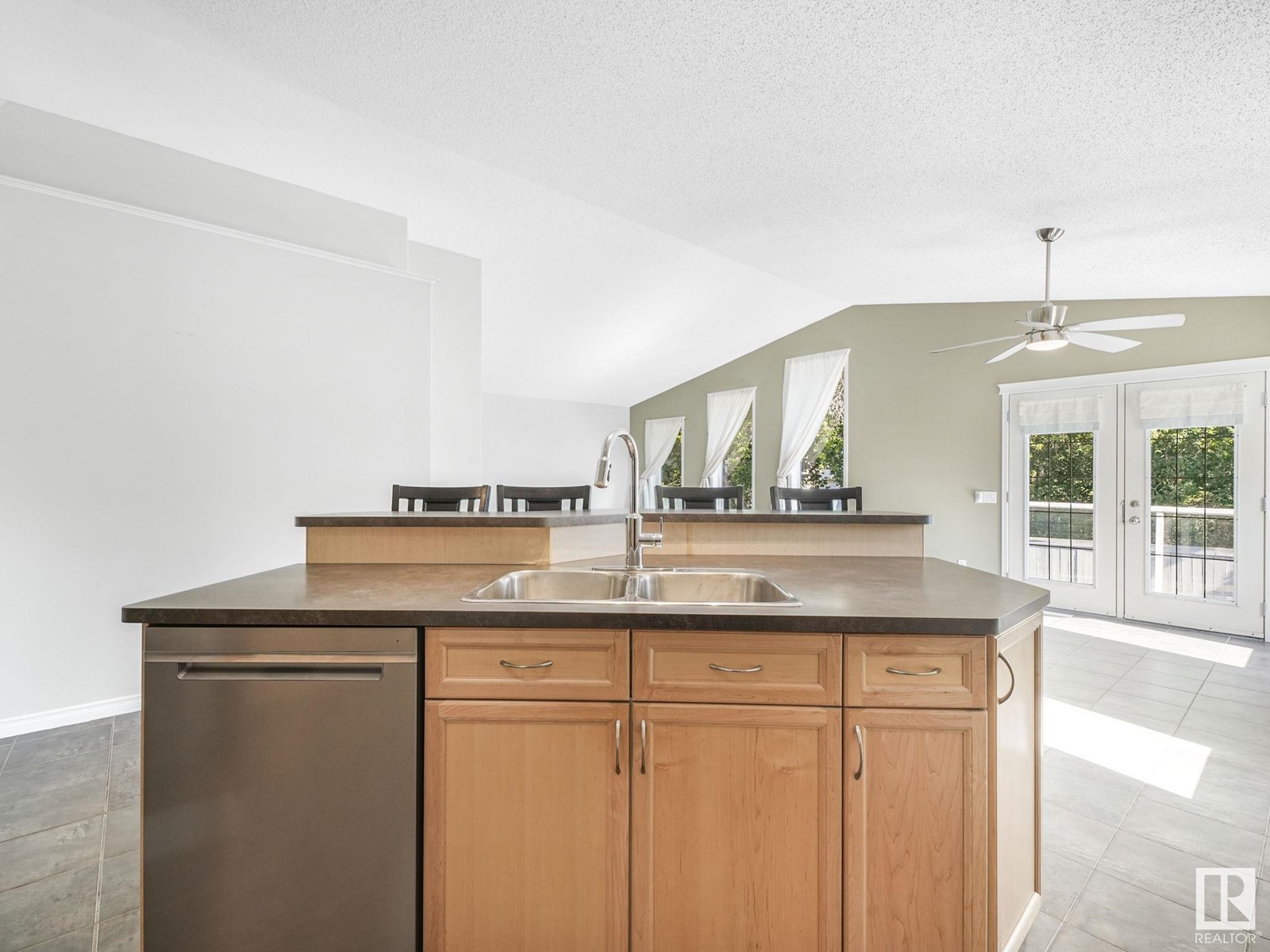 Property at 7804 5 AV SW image 2