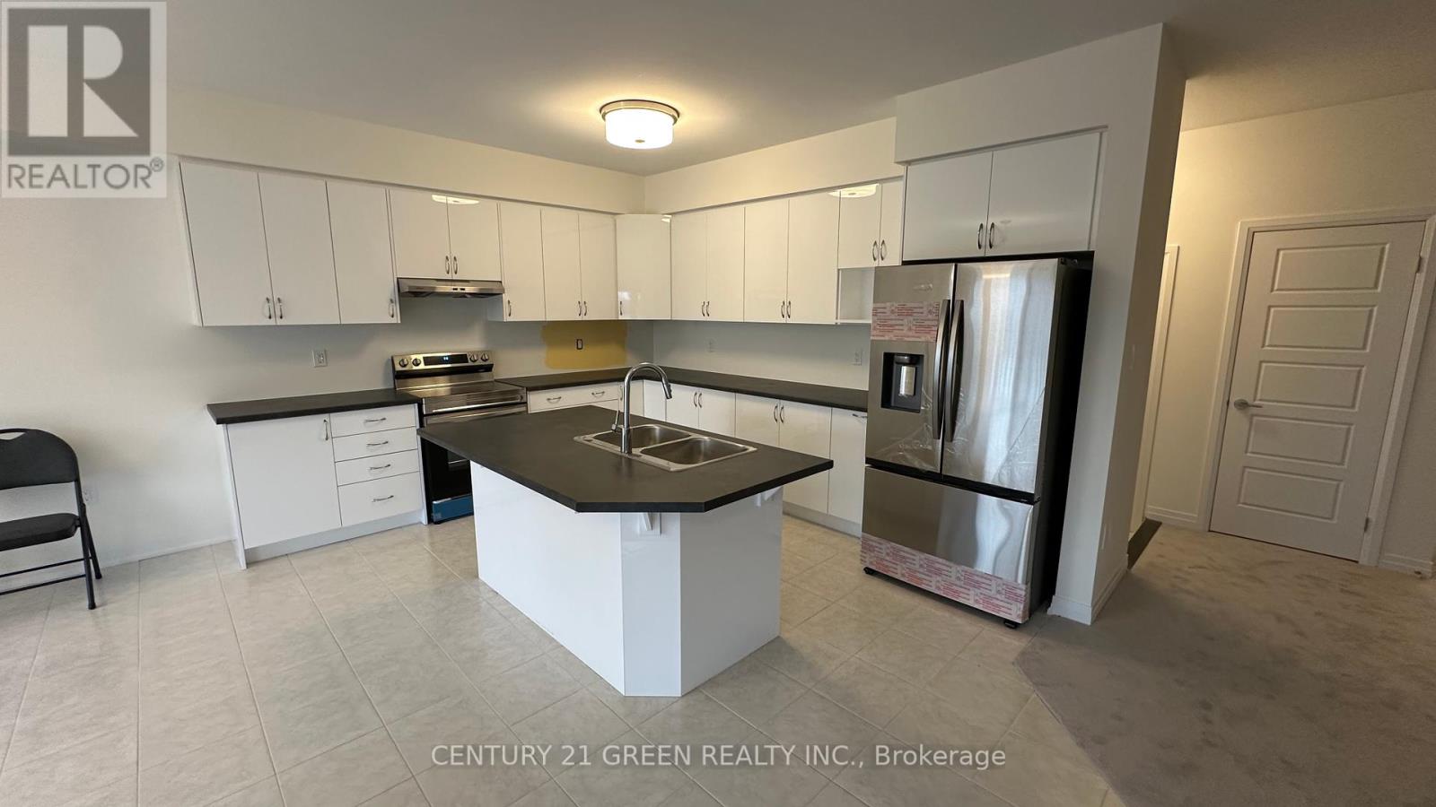 126 Hitchman Street, Brant, Ontario  N3L 0N6 - Photo 6 - X12309191