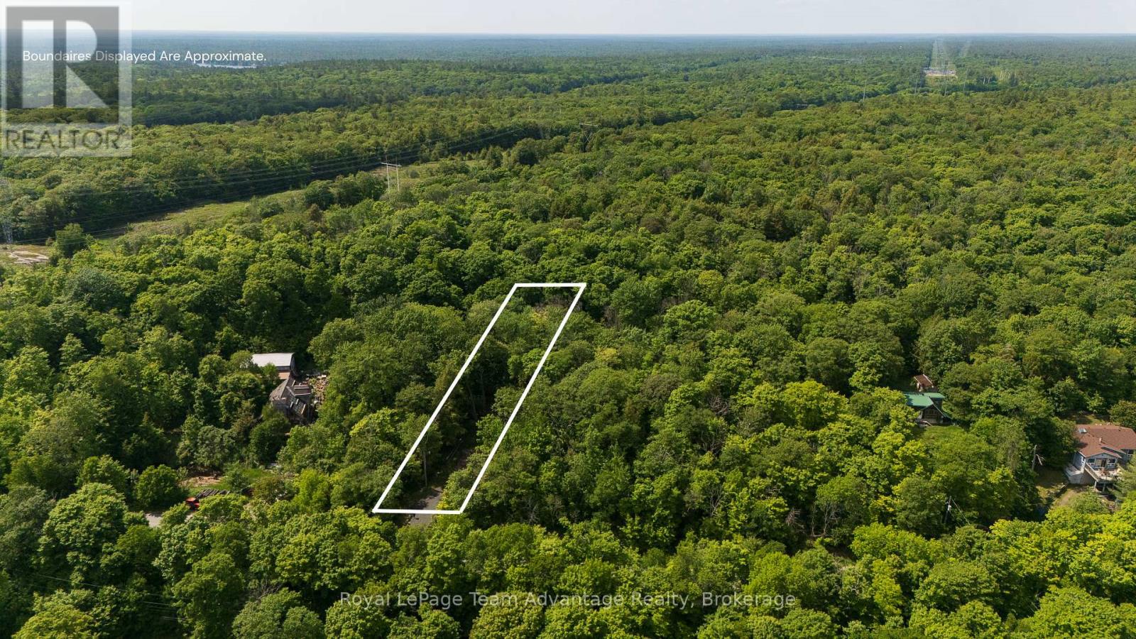 31 Pinewood Road, Mcdougall, Ontario  P2A 2W7 - Photo 2 - X12173074