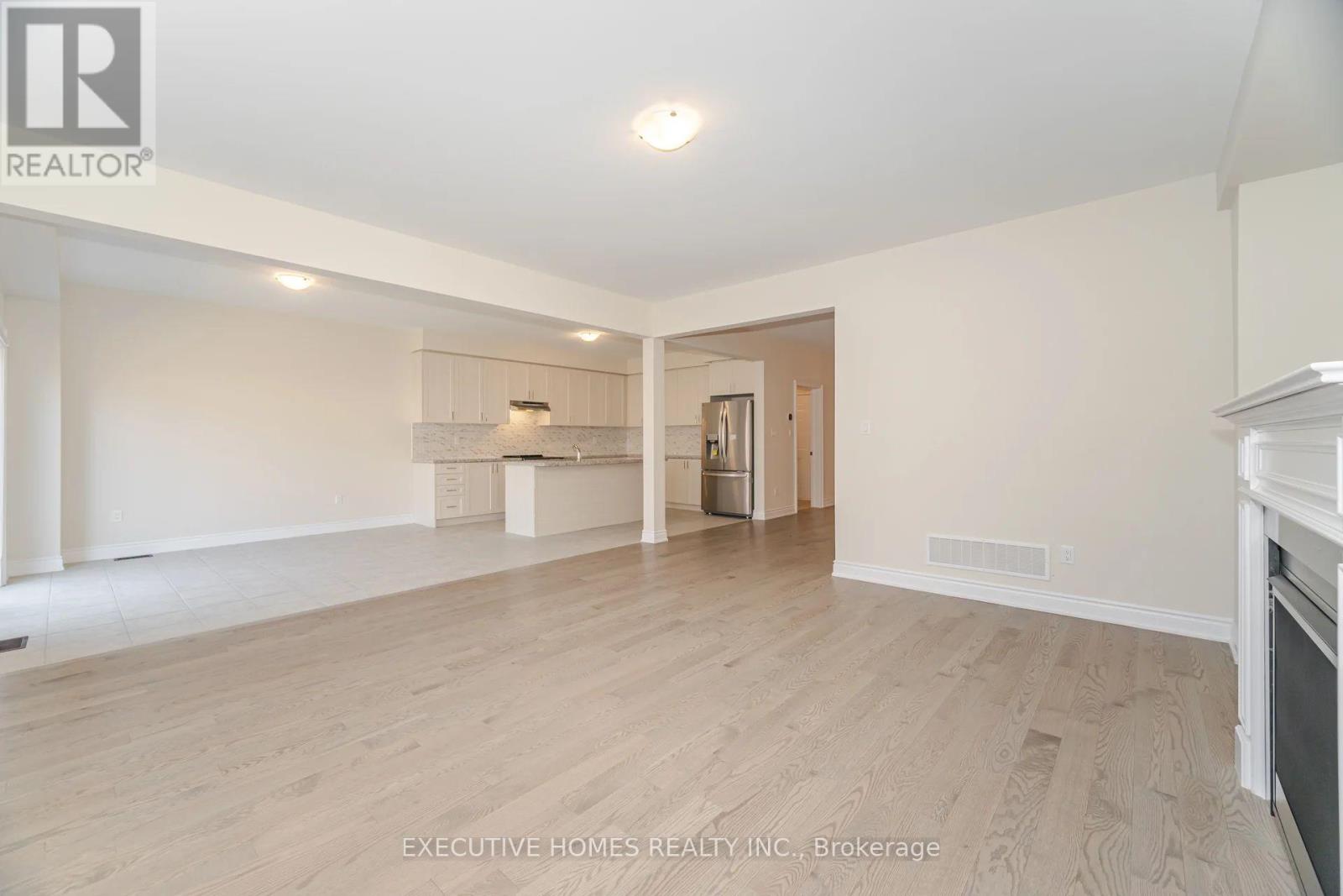 6 Mac Campbell Way, Bradford West Gwillimbury, Ontario  L3Z 4M7 - Photo 18 - N12309247