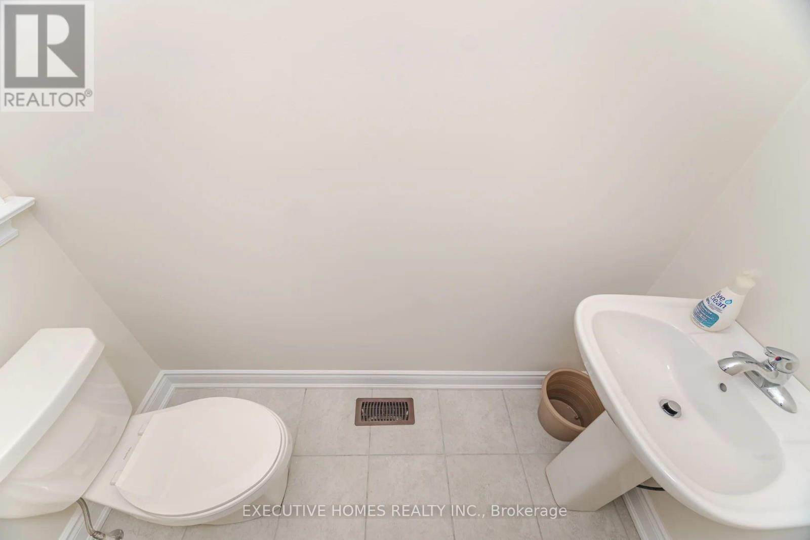 6 Mac Campbell Way, Bradford West Gwillimbury, Ontario  L3Z 4M7 - Photo 19 - N12309247