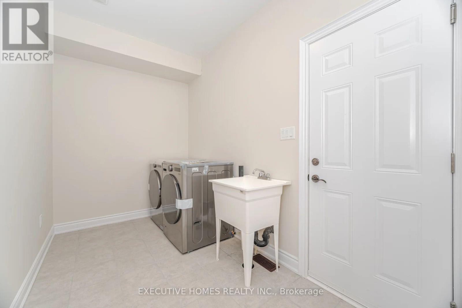 6 Mac Campbell Way, Bradford West Gwillimbury, Ontario  L3Z 4M7 - Photo 20 - N12309247