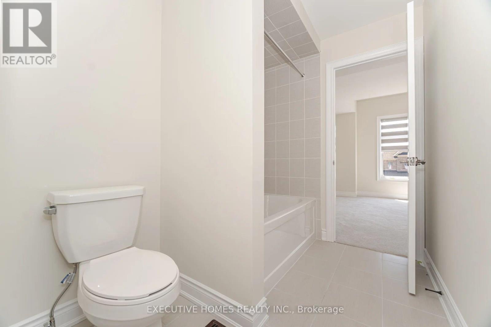 6 Mac Campbell Way, Bradford West Gwillimbury, Ontario  L3Z 4M7 - Photo 39 - N12309247