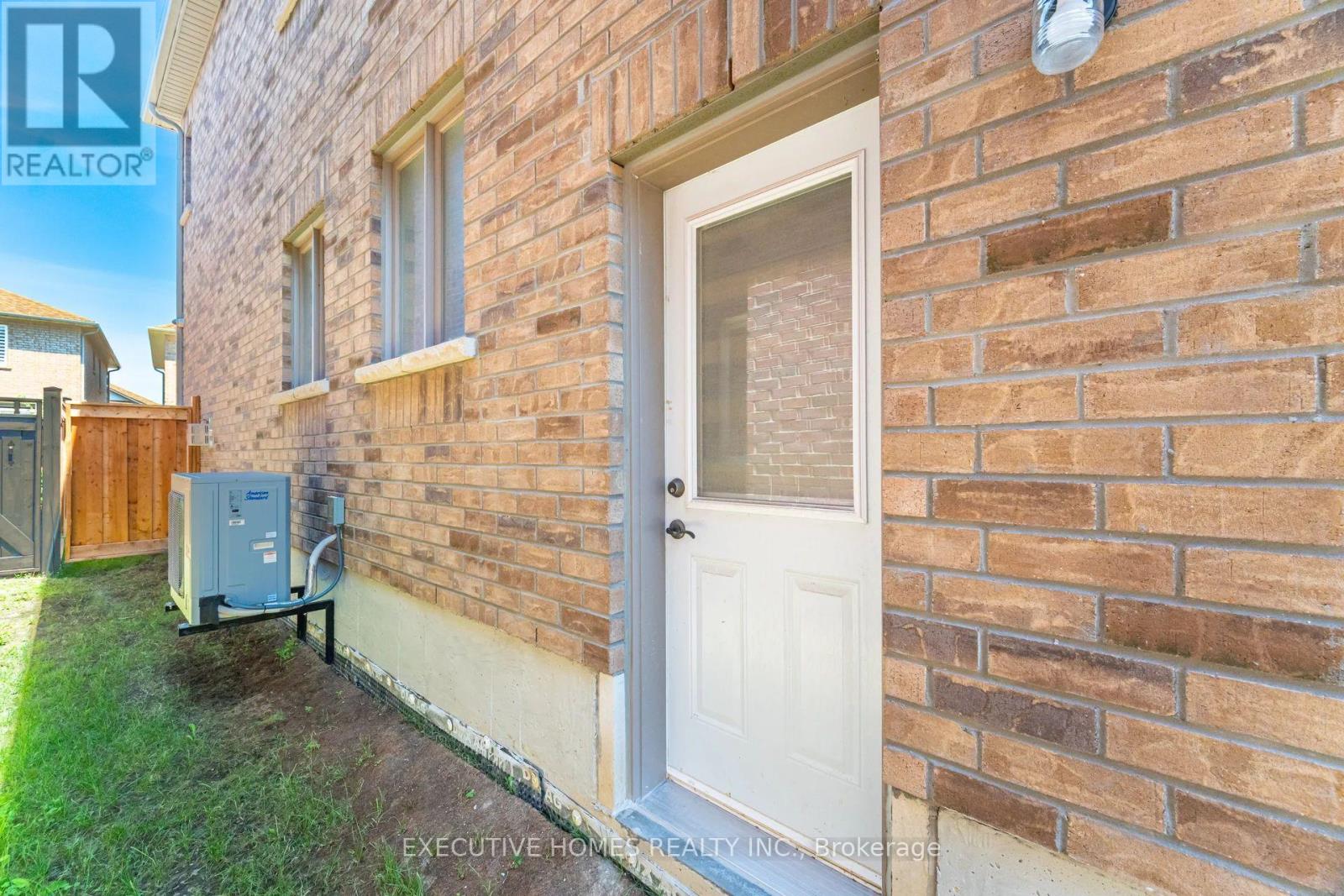 6 Mac Campbell Way, Bradford West Gwillimbury, Ontario  L3Z 4M7 - Photo 46 - N12309247