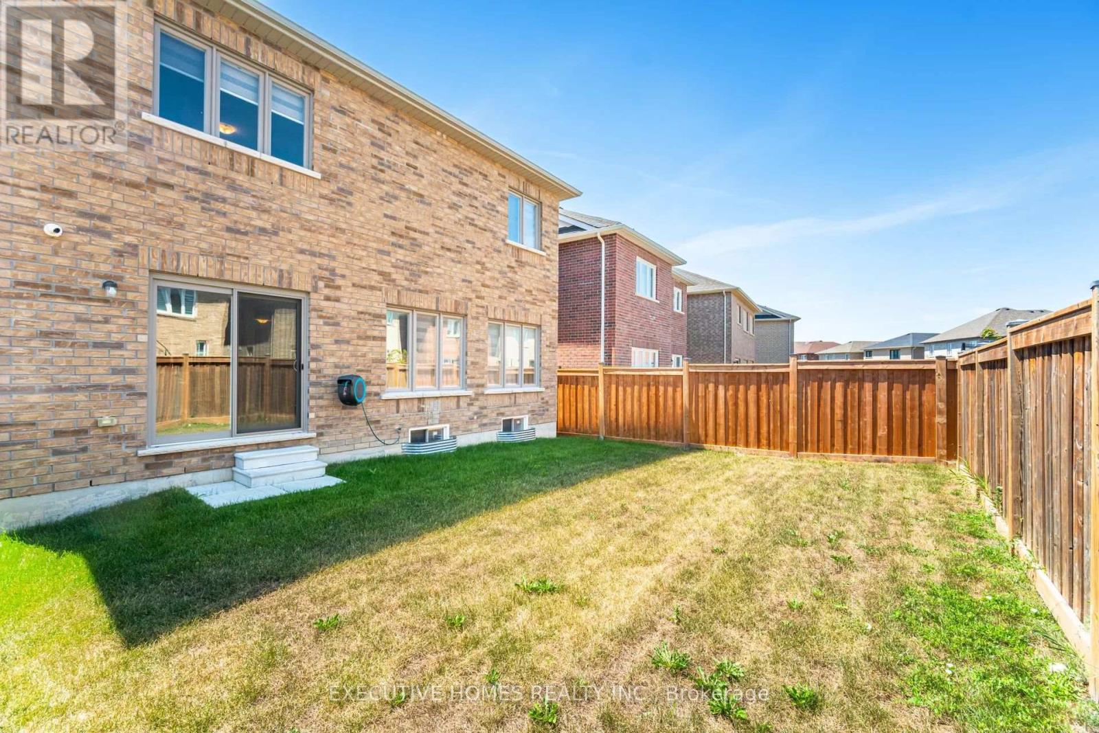 6 Mac Campbell Way, Bradford West Gwillimbury, Ontario  L3Z 4M7 - Photo 49 - N12309247