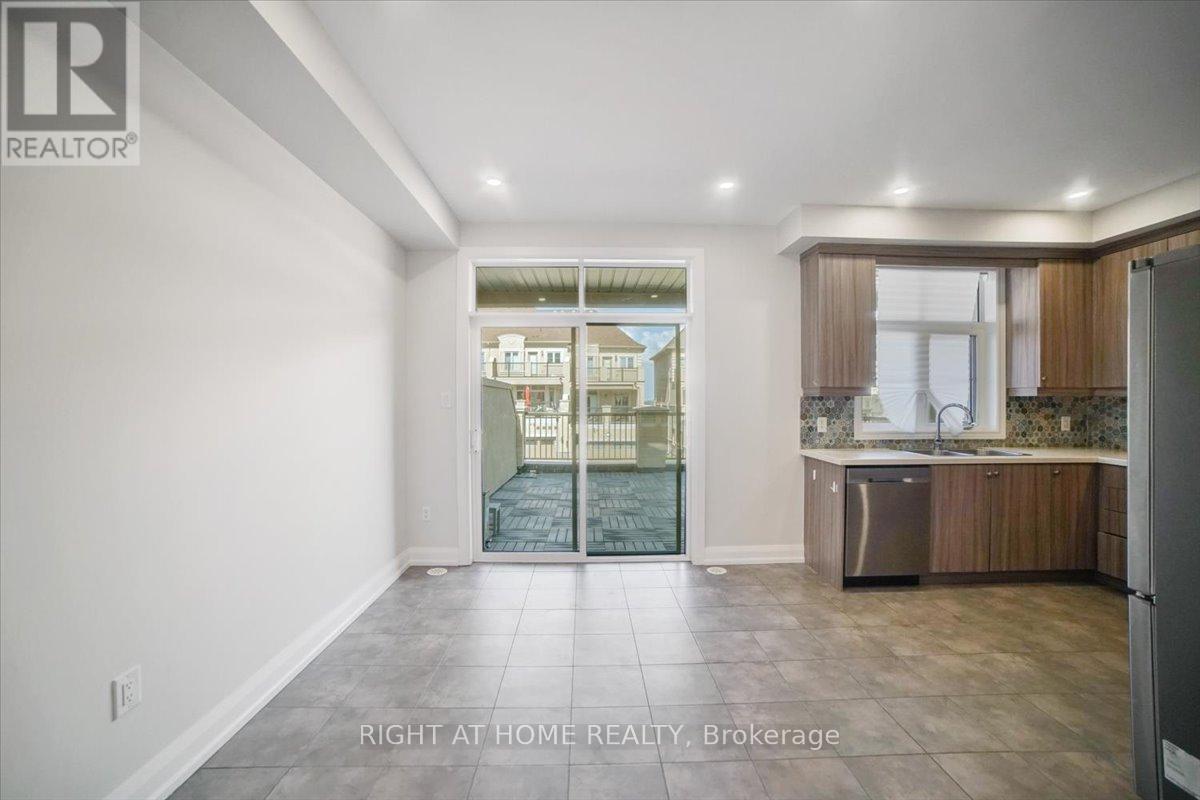 93 Grand Trunk Avenue, Vaughan, Ontario  L6A 5B3 - Photo 17 - N12268453