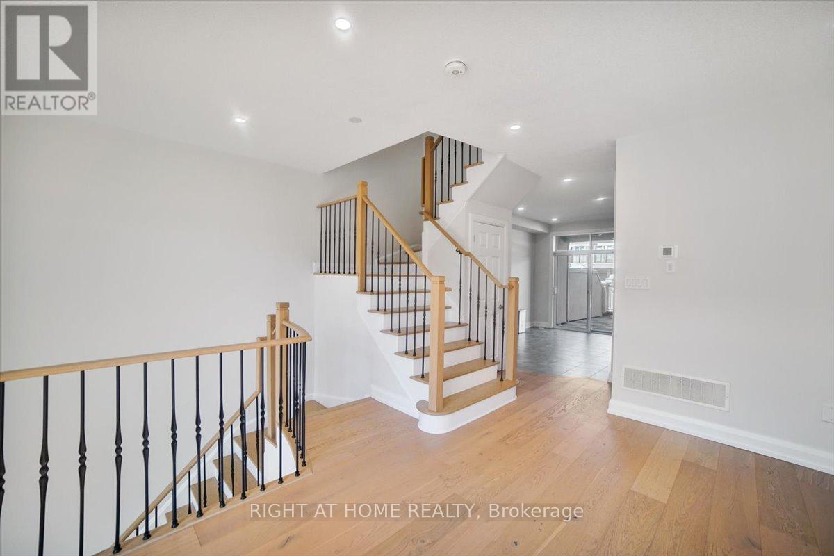 93 Grand Trunk Avenue, Vaughan, Ontario  L6A 5B3 - Photo 9 - N12268453