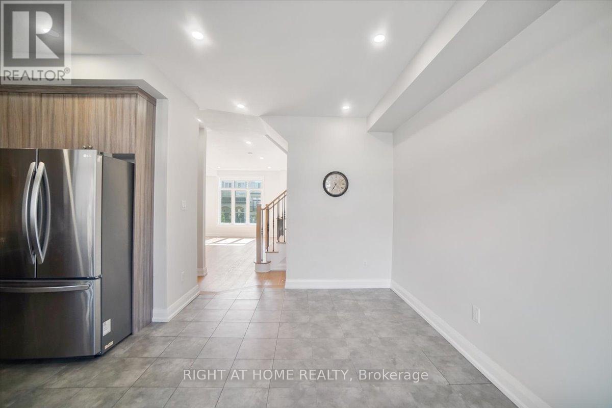 93 Grand Trunk Avenue, Vaughan, Ontario  L6A 5B3 - Photo 18 - N12268453