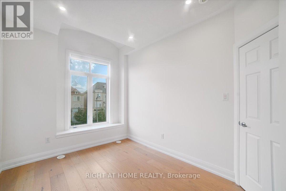 93 Grand Trunk Avenue, Vaughan, Ontario  L6A 5B3 - Photo 29 - N12268453