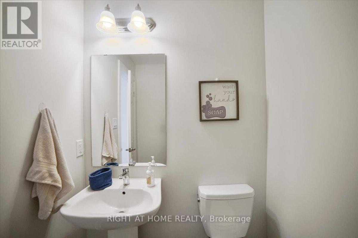 93 Grand Trunk Avenue, Vaughan, Ontario  L6A 5B3 - Photo 36 - N12268453