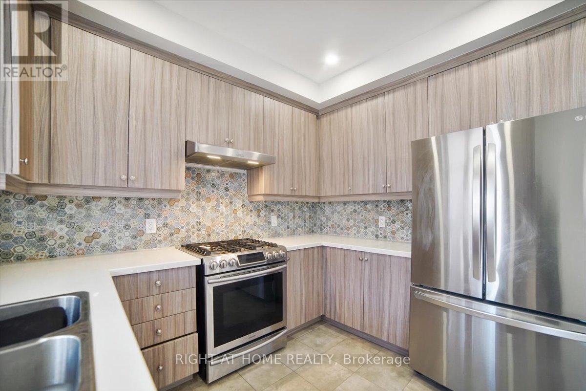 93 Grand Trunk Avenue, Vaughan, Ontario  L6A 5B3 - Photo 16 - N12268453