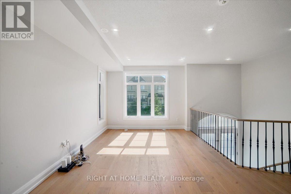 93 Grand Trunk Avenue, Vaughan, Ontario  L6A 5B3 - Photo 12 - N12268453