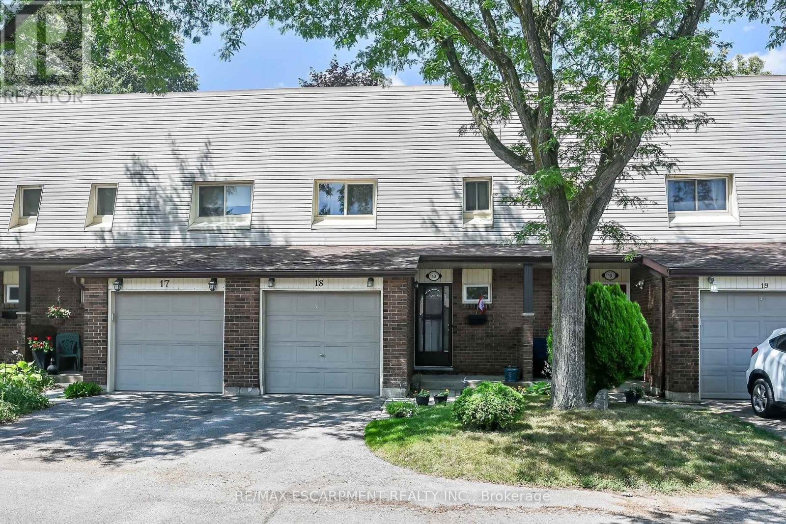 Property at 18 - 1460 GARTH STREET image 1