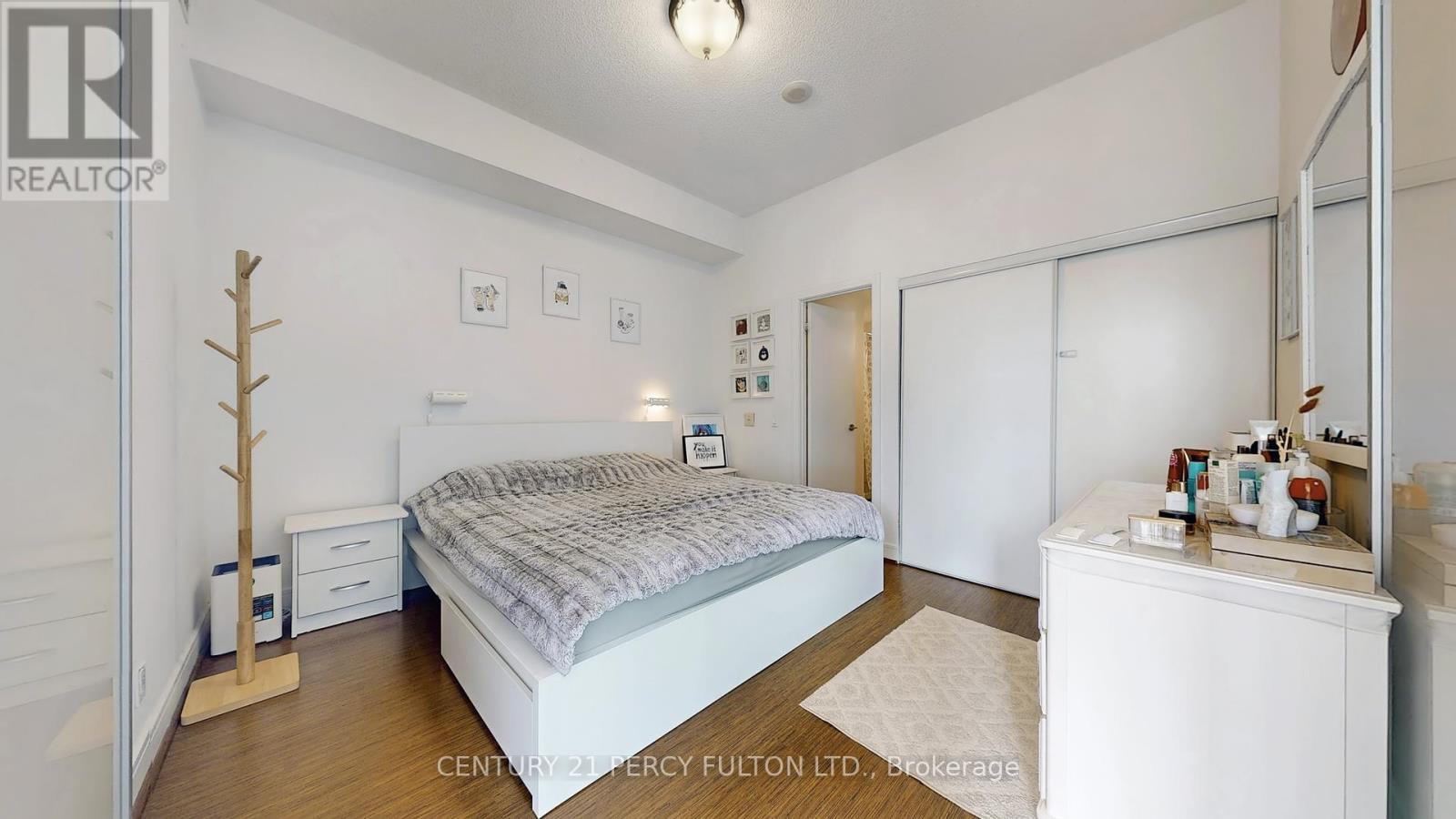 710 - 112 George Street, Toronto, Ontario  M5A 2M5 - Photo 17 - C12309254