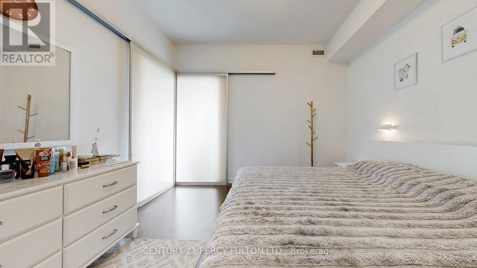 710 - 112 George Street, Toronto, Ontario  M5A 2M5 - Photo 18 - C12309254