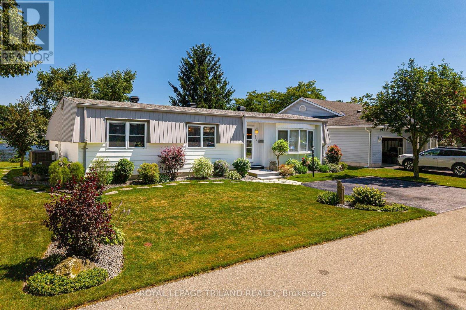 387 Augusta Crescent, South Huron, Ontario  N0M 1T0 - Photo 10 - X12309284