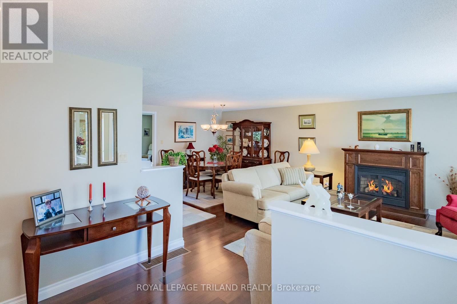 387 Augusta Crescent, South Huron, Ontario  N0M 1T0 - Photo 12 - X12309284