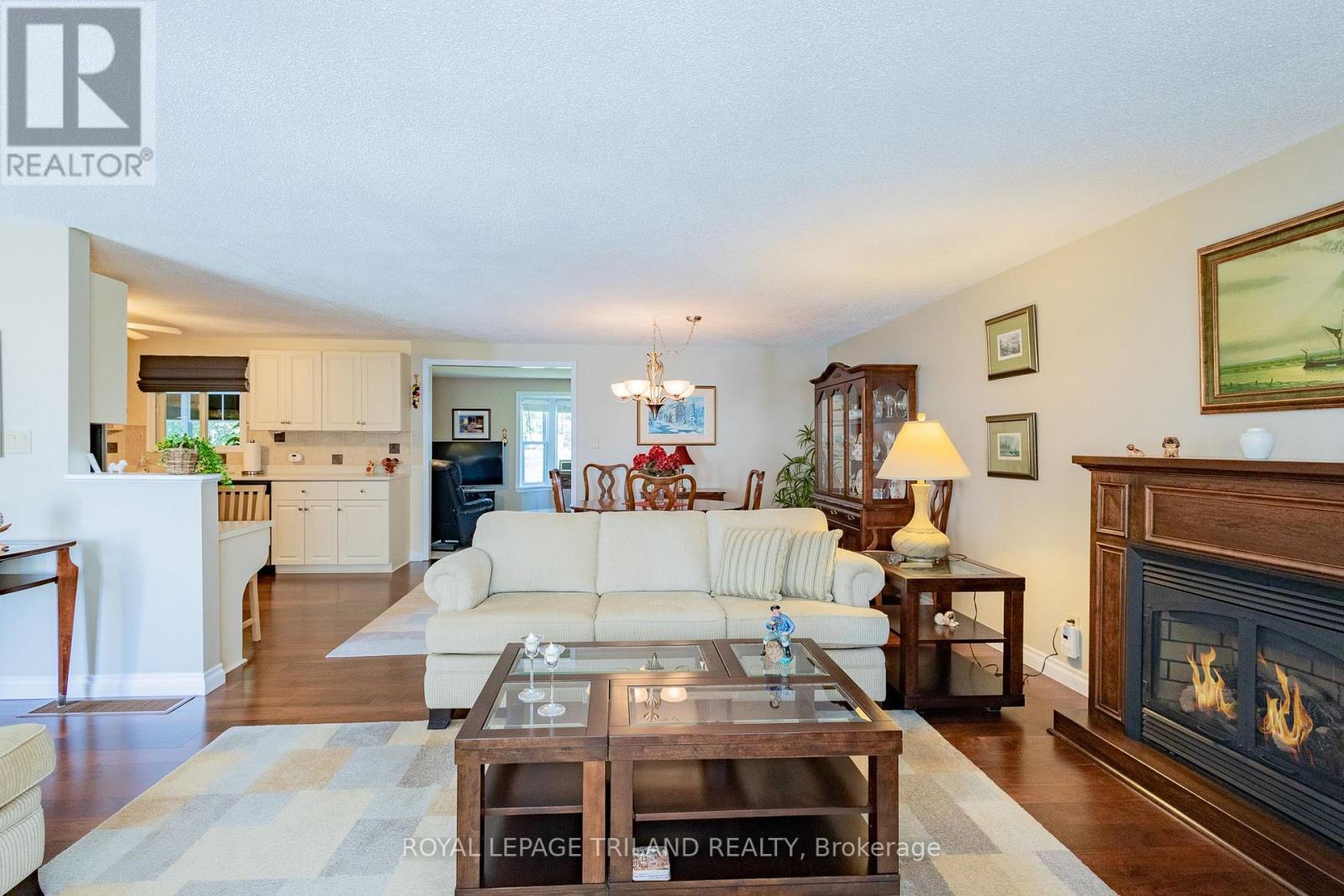 387 Augusta Crescent, South Huron, Ontario  N0M 1T0 - Photo 15 - X12309284