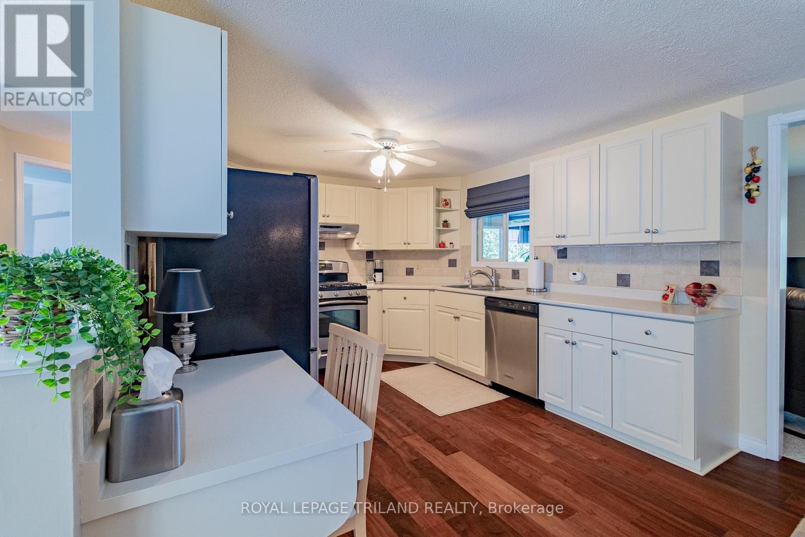 387 Augusta Crescent, South Huron, Ontario  N0M 1T0 - Photo 16 - X12309284