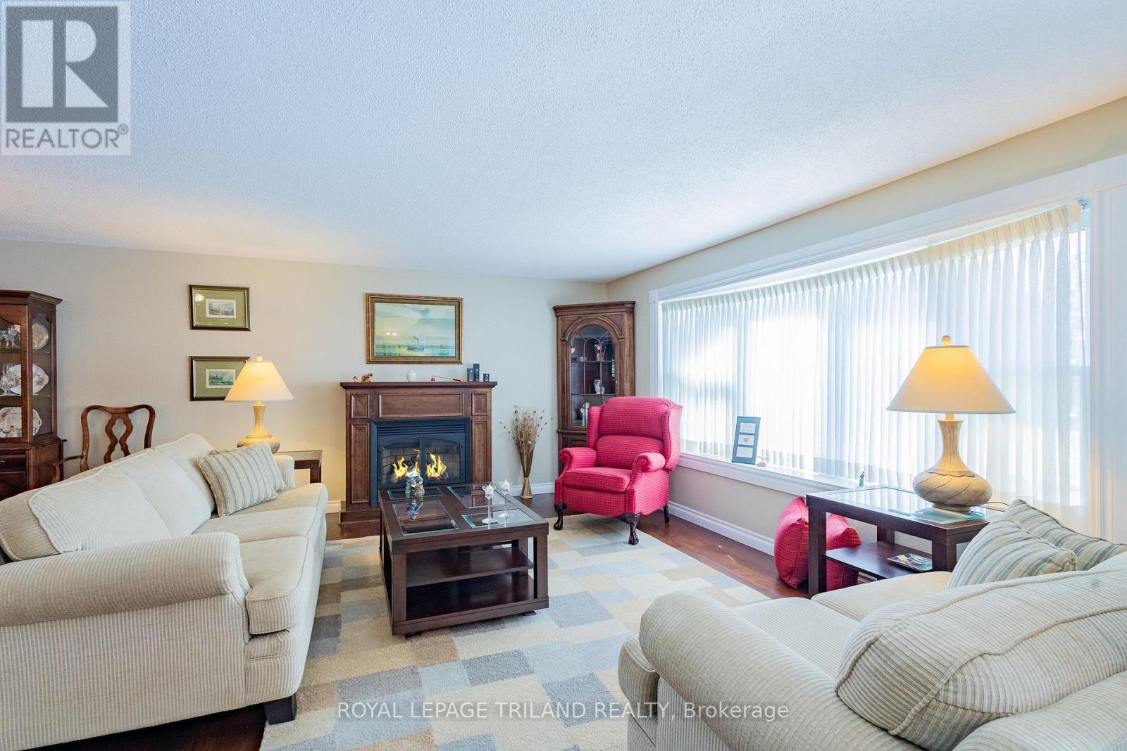 387 Augusta Crescent, South Huron, Ontario  N0M 1T0 - Photo 3 - X12309284