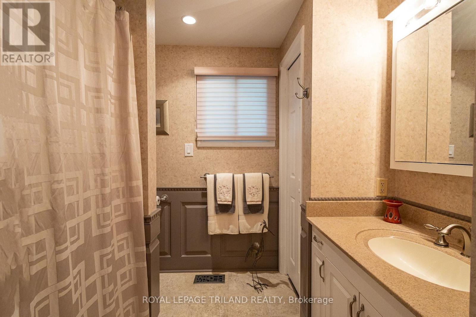 387 Augusta Crescent, South Huron, Ontario  N0M 1T0 - Photo 39 - X12309284