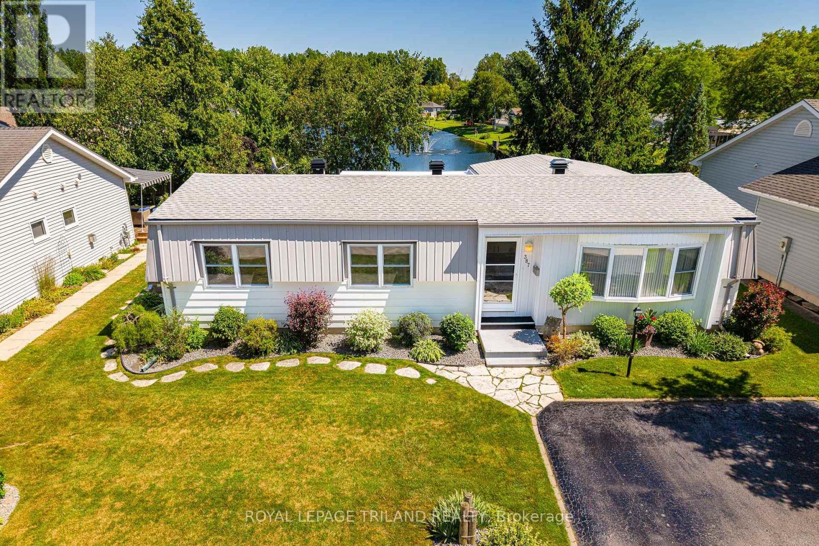 387 Augusta Crescent, South Huron, Ontario  N0M 1T0 - Photo 9 - X12309284