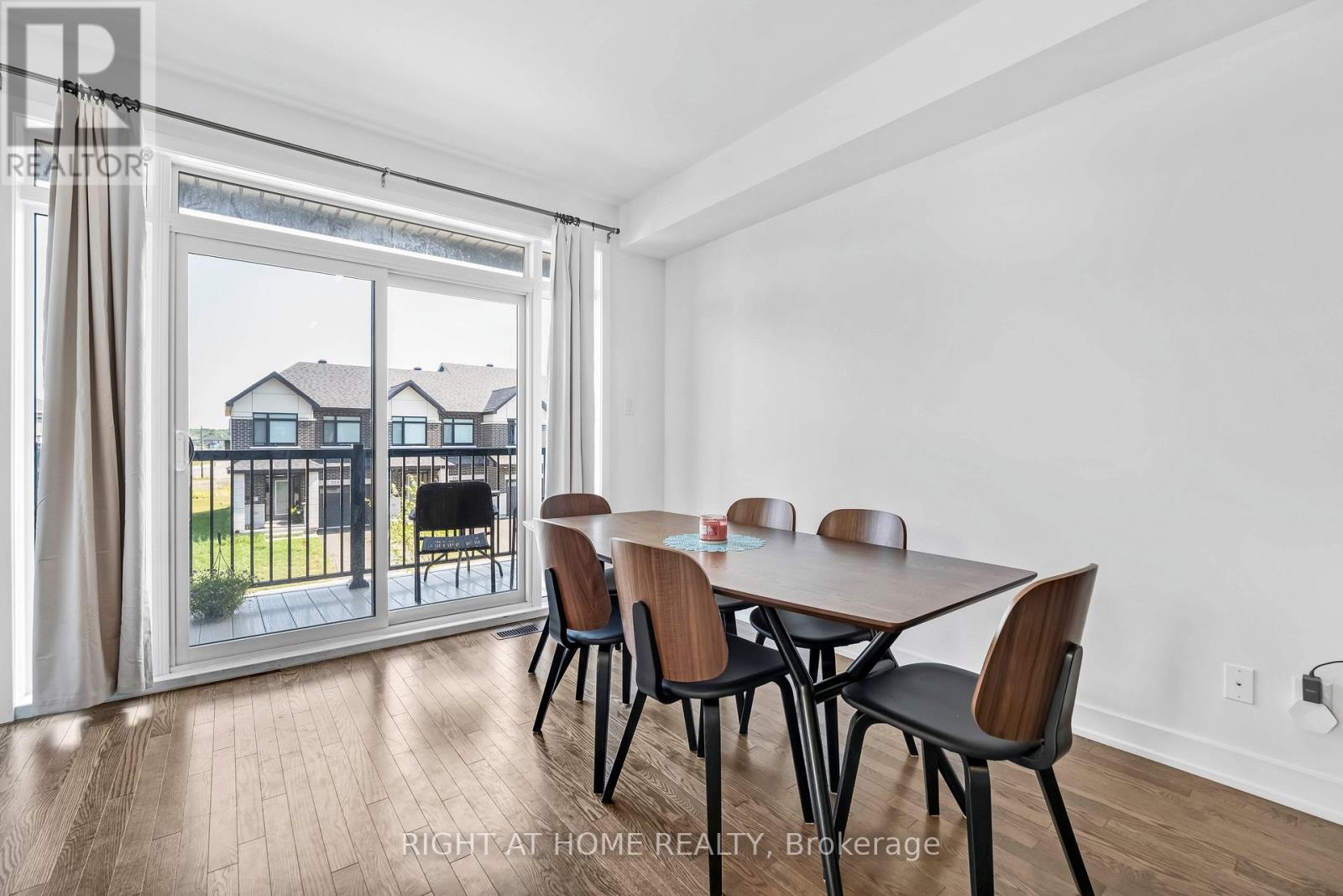 556 Tahoe Heights, Ottawa, Ontario  K1T 0X5 - Photo 10 - X12309297