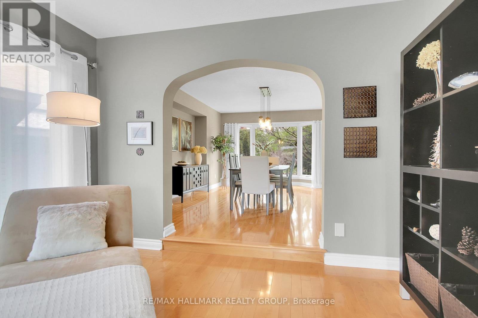 20 Arbuckle Crescent, Ottawa, Ontario  K2G 5H1 - Photo 10 - X12309316