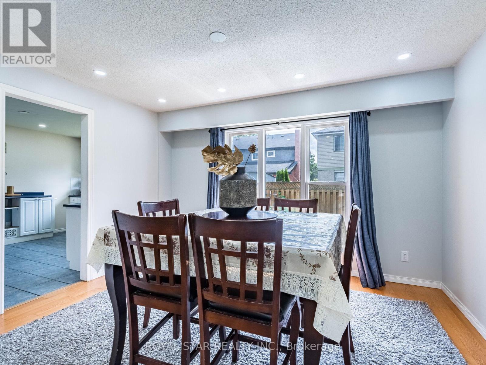 19 Markham Street, Brampton, Ontario  L6S 3P2 - Photo 13 - W12309277