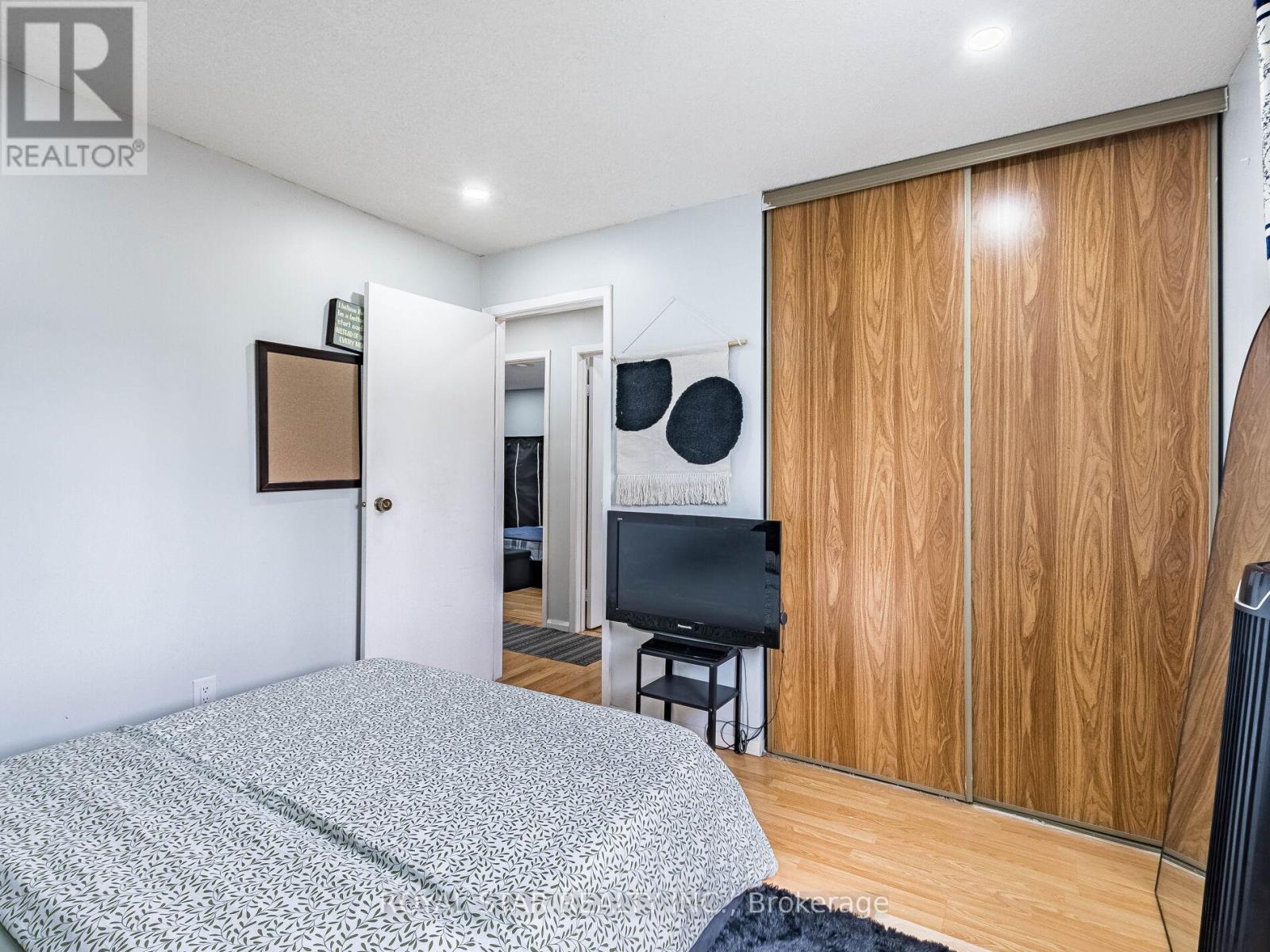 19 Markham Street, Brampton, Ontario  L6S 3P2 - Photo 35 - W12309277