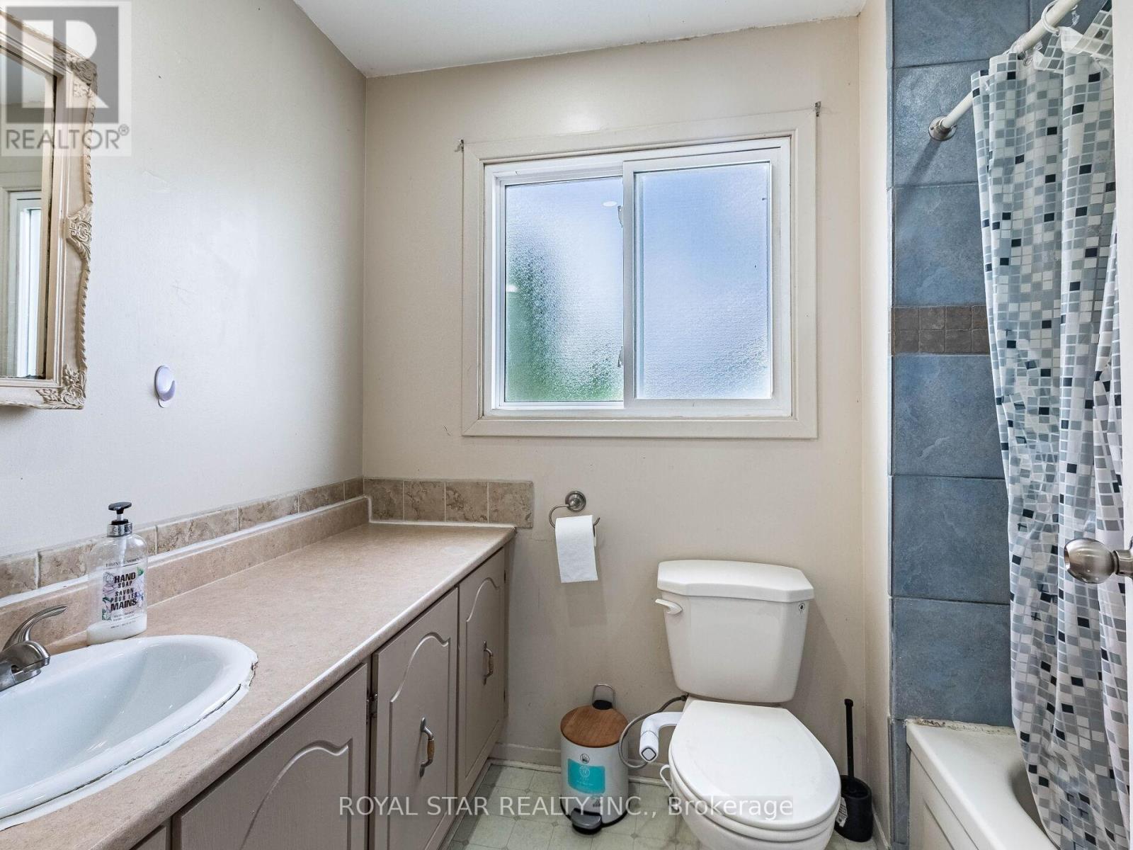 19 Markham Street, Brampton, Ontario  L6S 3P2 - Photo 38 - W12309277