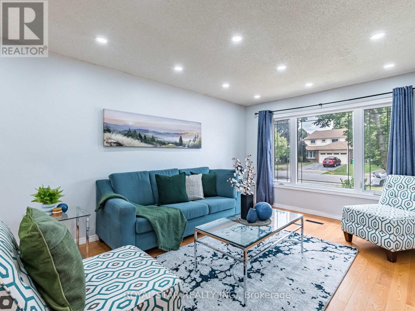 19 Markham Street, Brampton, Ontario  L6S 3P2 - Photo 8 - W12309277